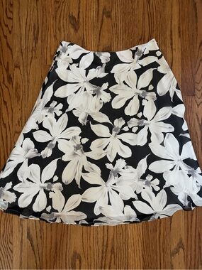 Banana Republic Black & White Floral A-Line Skirt
